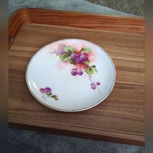 BEAUTIFUL VINTAGE A. LANTERNIER LIMOGES FRANCE BERRY CABINET DISPLAY PLATE